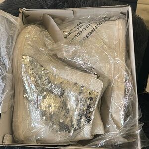 Used DKNY CAZ-wedge sneakers size 11